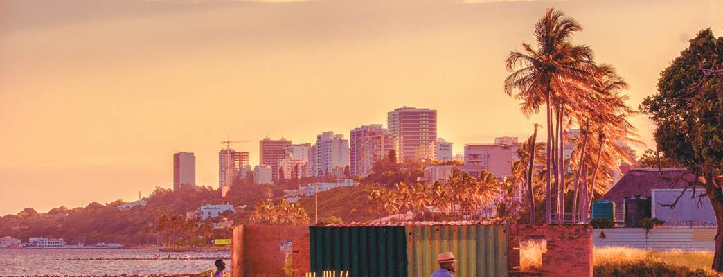Sol over Maputo - Photo:Photo by Ronan Reddy