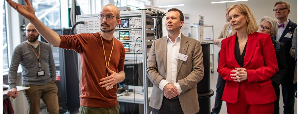 Minister S Aasland på besøk Niels Bohr Institut - Foto:Niels Bohr Institut 