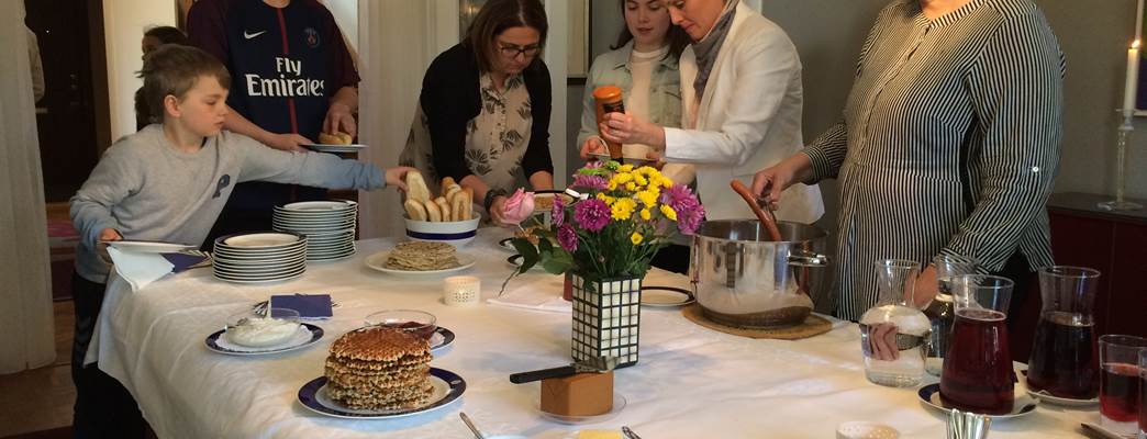 Servering på norskavslutningen - Foto:Ambassaden