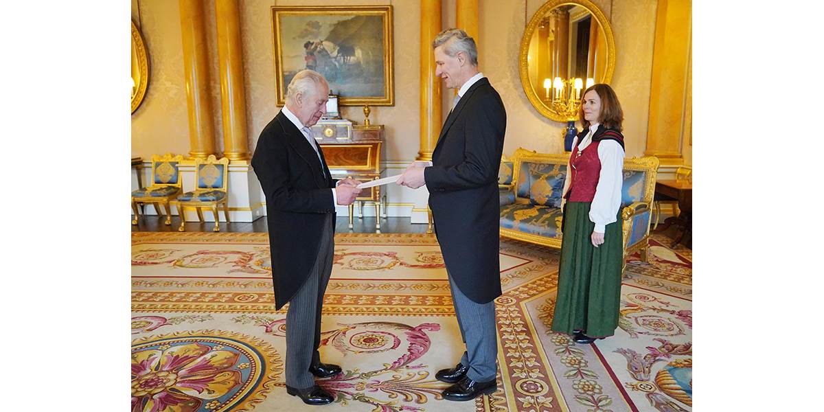 Ambassador Hattrem presents his Letters of Credence to His Majesty the King at Buckingham Palace on 