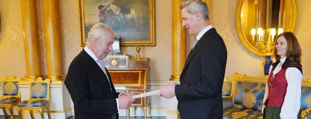 Ambassador Hattrem presents his Letters of Credence to His Majesty the King at Buckingham Palace - Photo:(Photo: Jonathan Brady, PA Wire)