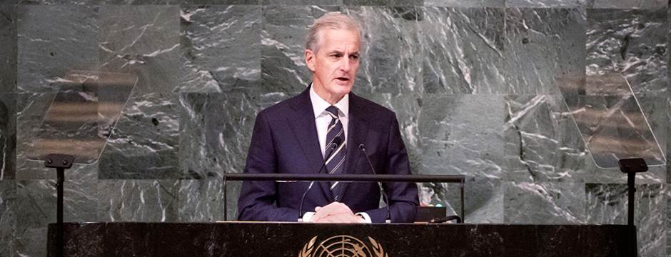 Picture of the Norwegian Prime Minster at the UN General Assembly pulpit - Photo:Pontus Höök