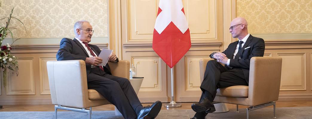 Parmelin og Jon Erik Strømø - Foto:Béatrice Devènes, Chancellerie Fédérale