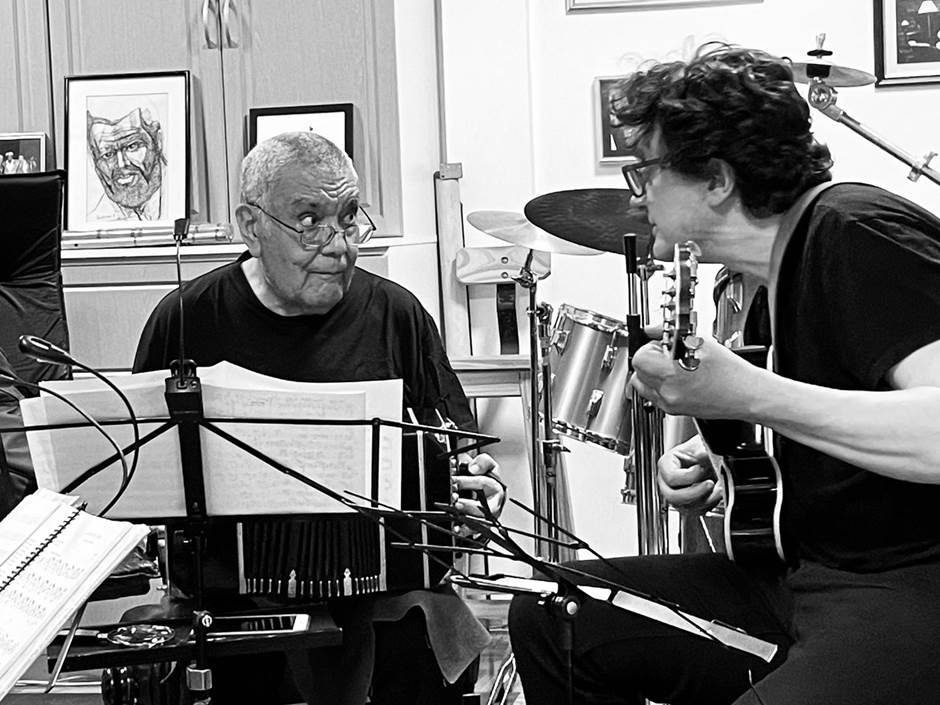 Dino Saluzzi y Jacob Young en Buenos Aires, abril de 2023.