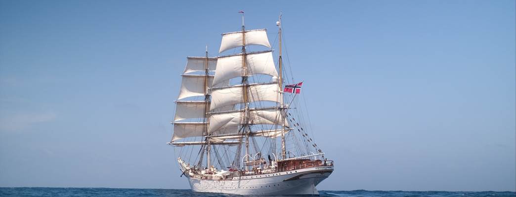 Statsraad-Lehmkuhl navegando a cielo abierto.  - Foto:Foto: Ole Morten Algerøy