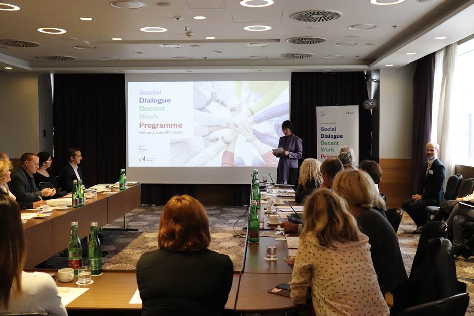 Social Dialogue presentation