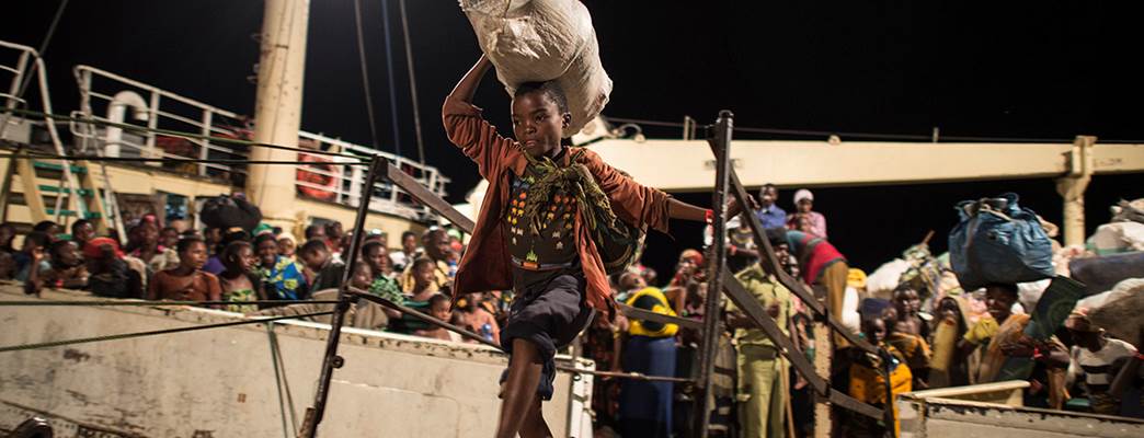 Gutt på båt - hum.jpg