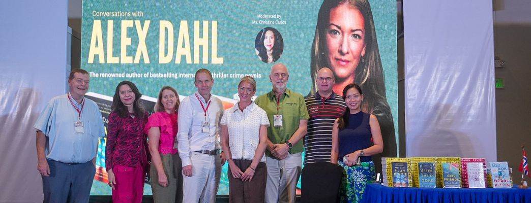 Alex Dahl takes center stage at the Manila International Bookfair - Photo:Kevin Magtalas