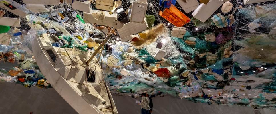 Plastic wast  - Photo: 