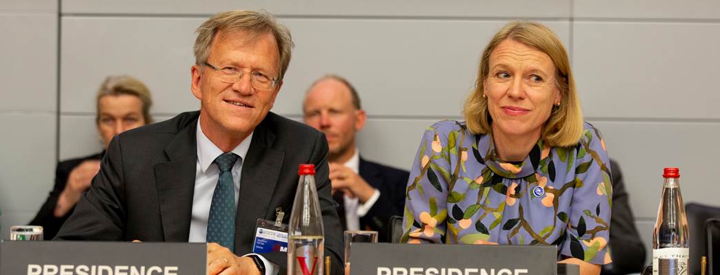 Ambassadør Per Egil Selvaag og utenriksminister Anniken Huitfeldt  - Foto:Foto: OECD