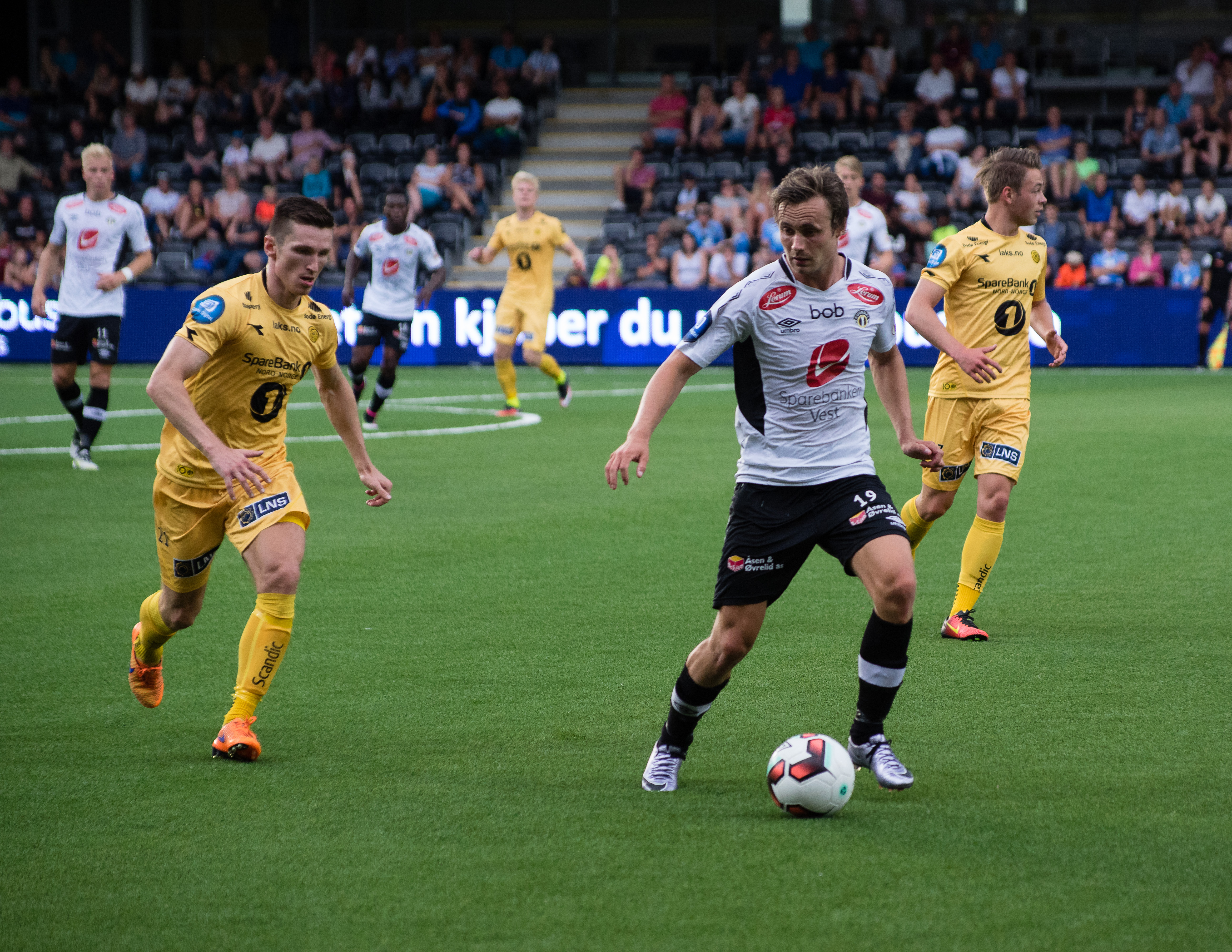 Les joueurs de Bodø/Glimt dans leurs célèbres maillots jaunes