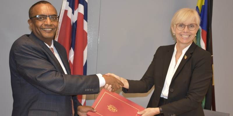 Ambassador Linken Nymann Berryman and  the Chairperson of CTSAMVM, Maj. Gen. Hailu Gonfa Eddosa. - Photo:MFA/Embassy