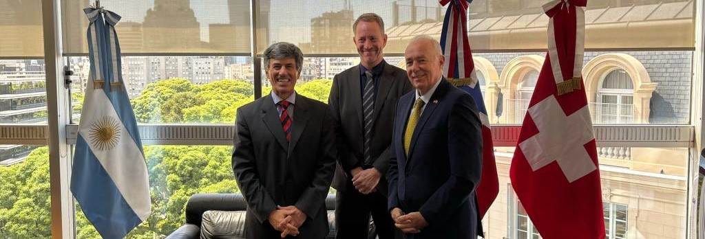Embajadores de Noruega y Suiza junto al Secretario de Relaciones Económicas Internacionales en la Ca - Foto:Foto: Cancillería Argentina