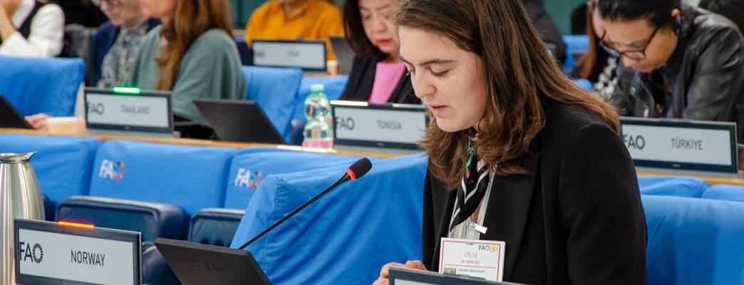 Noemi Lindnder from Spire holds her statement at CFS 53. - Photo:Markus Tonholt Hovland