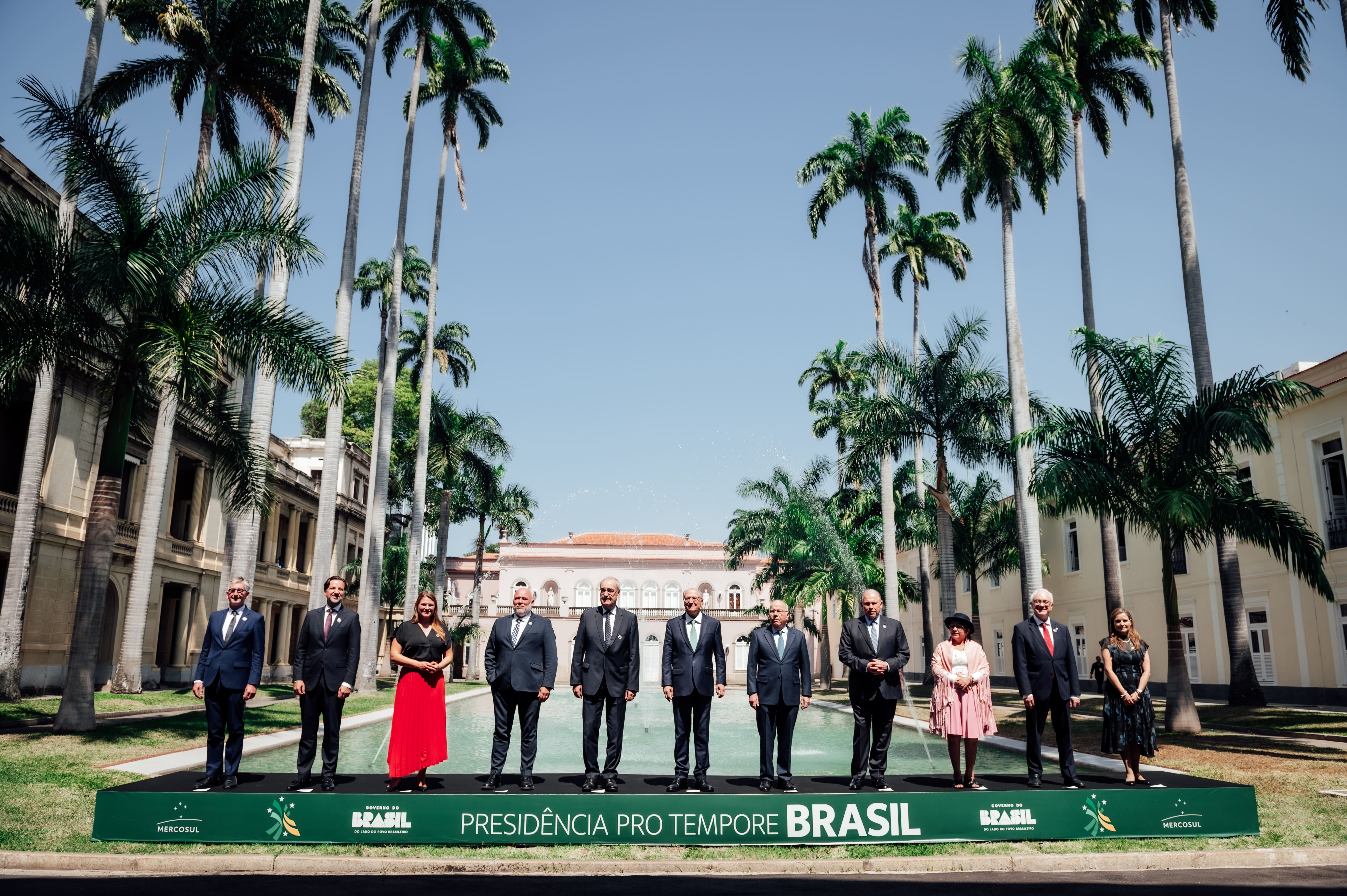 Representantes dos pa&iacute;ses signat&aacute;rios EFTA-MERCOSUL