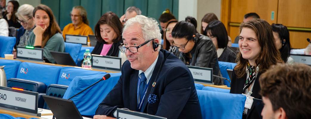 Special Envoy Paul Gulleik Larsen holding his statement at CFS 53. - Photo:Markus Tonholt Hovland