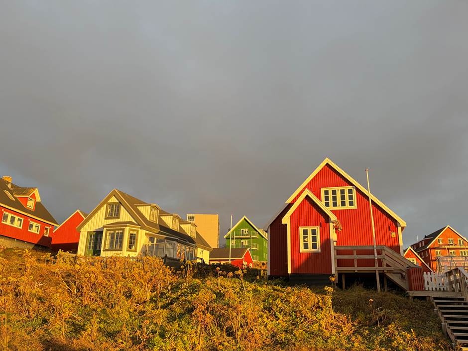 Hus i sol i Nuuk