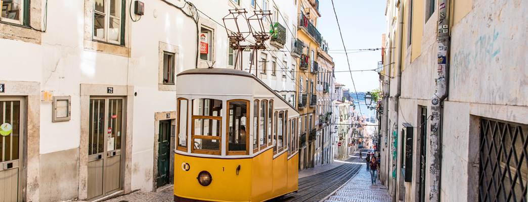 Trikk i Lisboa - Foto:André Lergier/unsplash.com