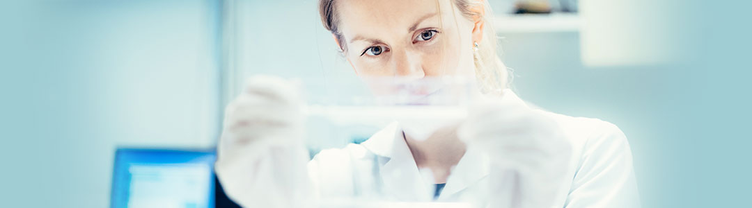 researcher in a lab - Foto:Ilja C. Hendel