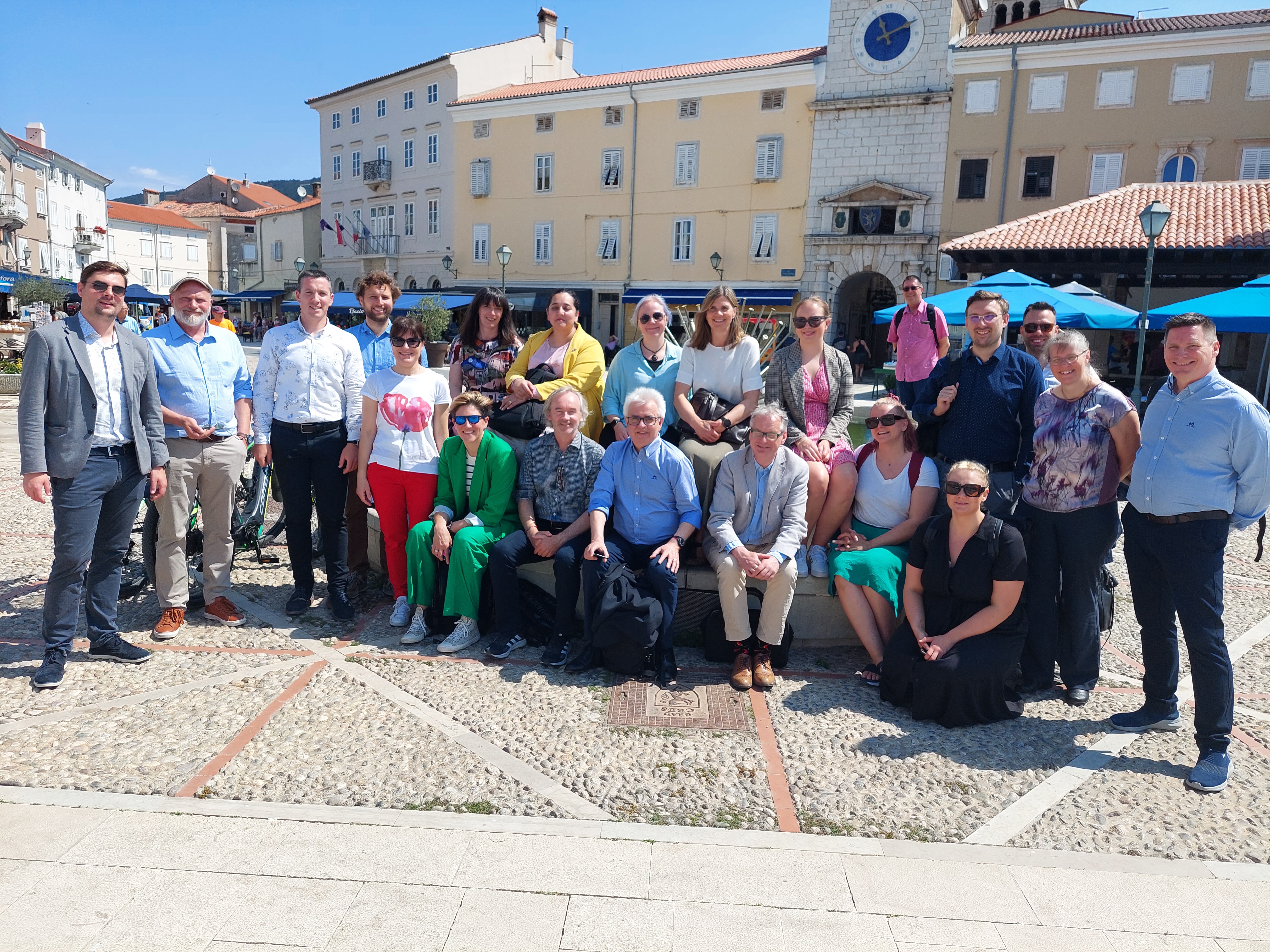 Zajednička fotografija sudionika na jednom od partnerskih projekata na Cresu 
