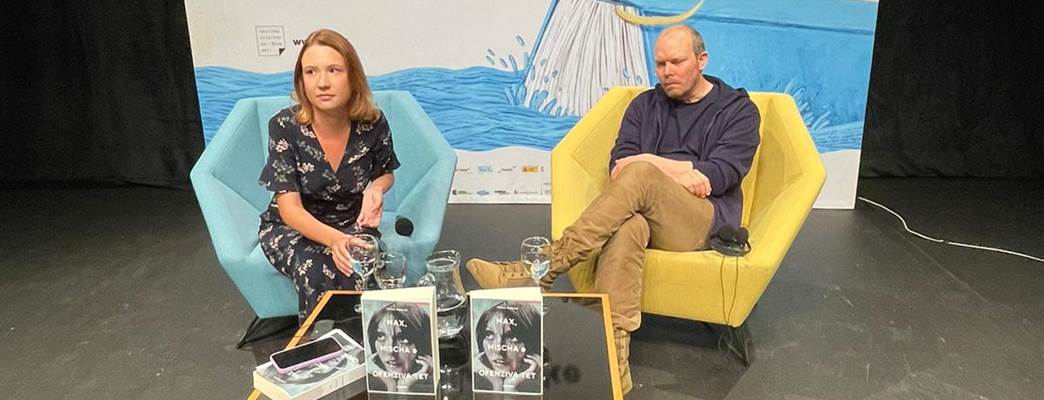 Johan Harstad on stage