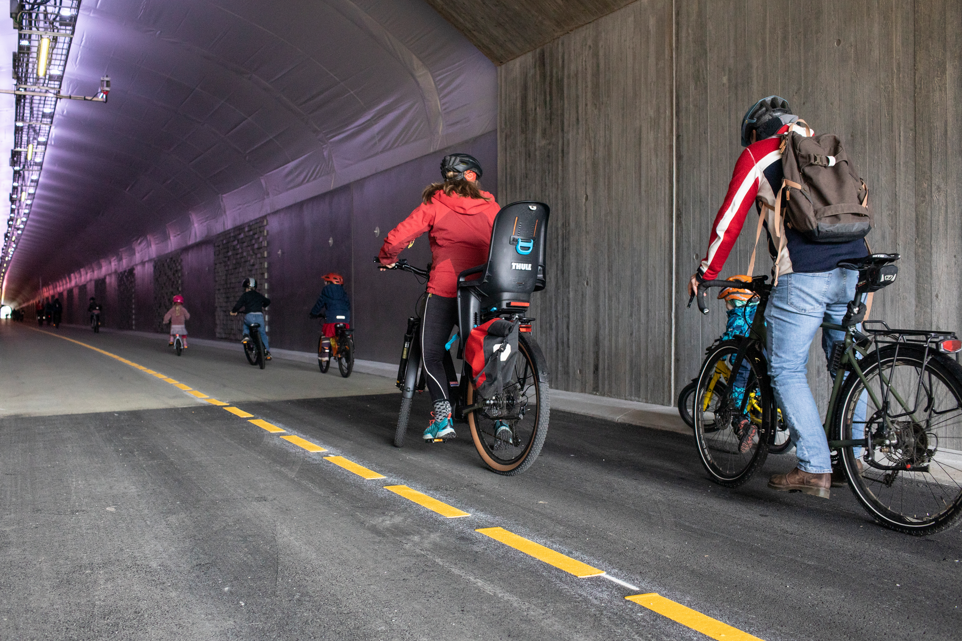 Family biking - Kronstad Tunnel opening_Iver Daaland Åse _ Bybanen Utbygging.png