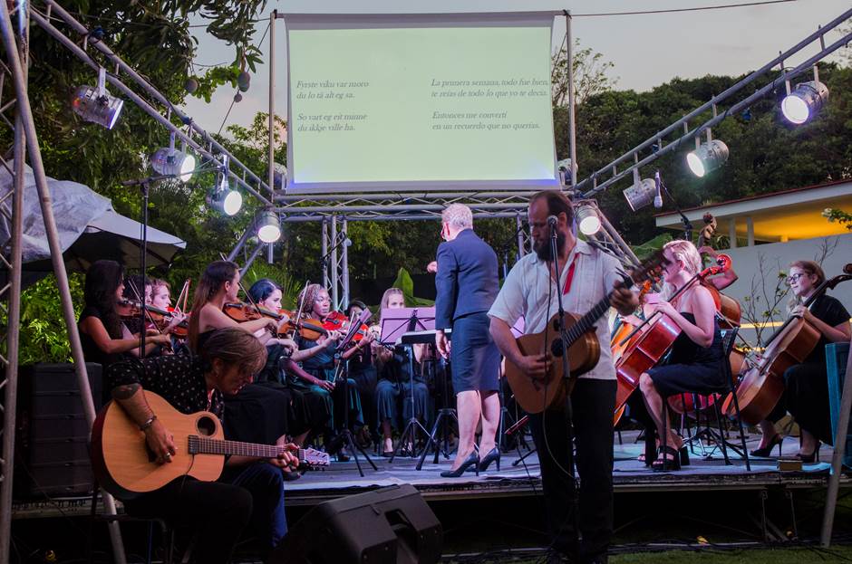 Stein Torleif Bjella, Kjartan Kristiansen y la Camerata Romeu. Foto: Dayan Garcia Lanz