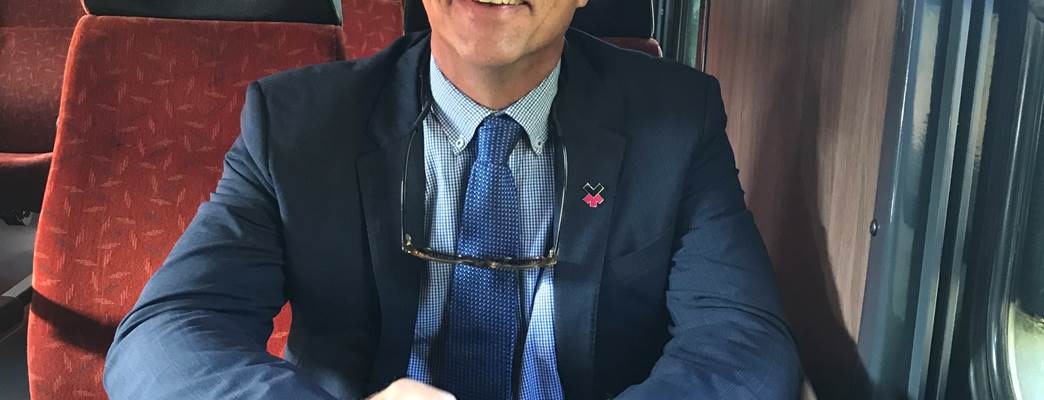 Ambassador Kikkan Haugen enjoying the trainride in Blantyre. - Photo:(Photo:RNE)