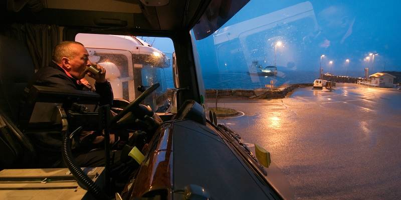 waiting-for-the-ferry-nib000693.jpg